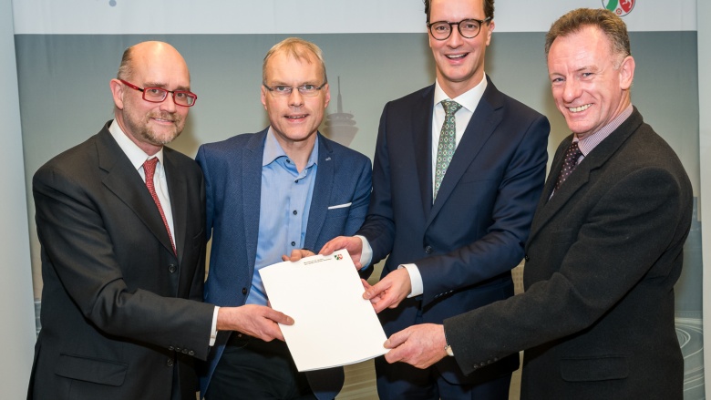 ÜebergabeFörderbescheidWuest ÜebergabeFörderbescheidWuest